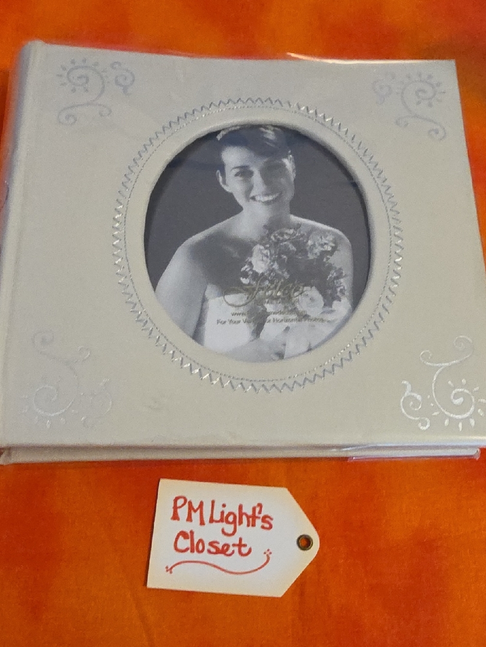 Fetco Elegant Ivory Decorative Photo Album Wedding 4x6 Photos Silver Accents
